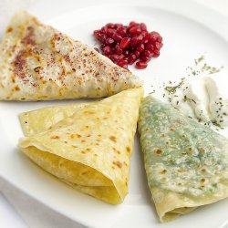Кутабы (с мясом, с зеленью, с сыром, с сыром и зеленью, с картофелем)