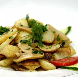 Грибы жаренные с картошкой и луком